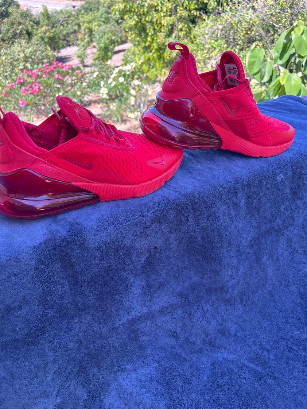 Nike Youth 6.5/Women’s 8 Air Max 270 Triple Red Sneakers - Picture 6 of 10